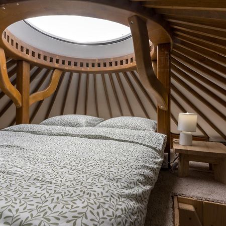 Gorski Glamping - Caloroczne Jurty Z Widokiem Tylmanowa Exterior photo