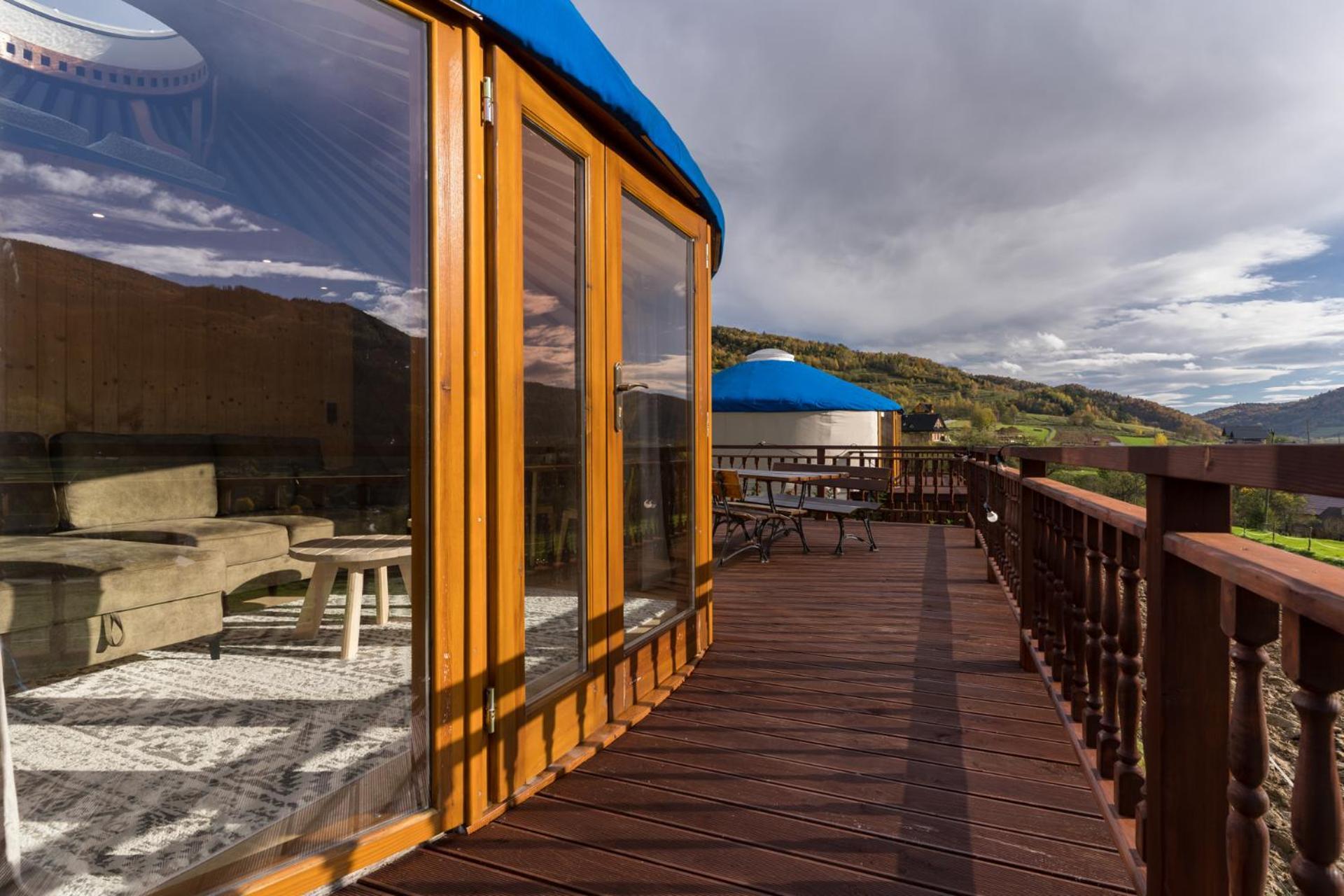 Gorski Glamping - Caloroczne Jurty Z Widokiem Tylmanowa Exterior photo