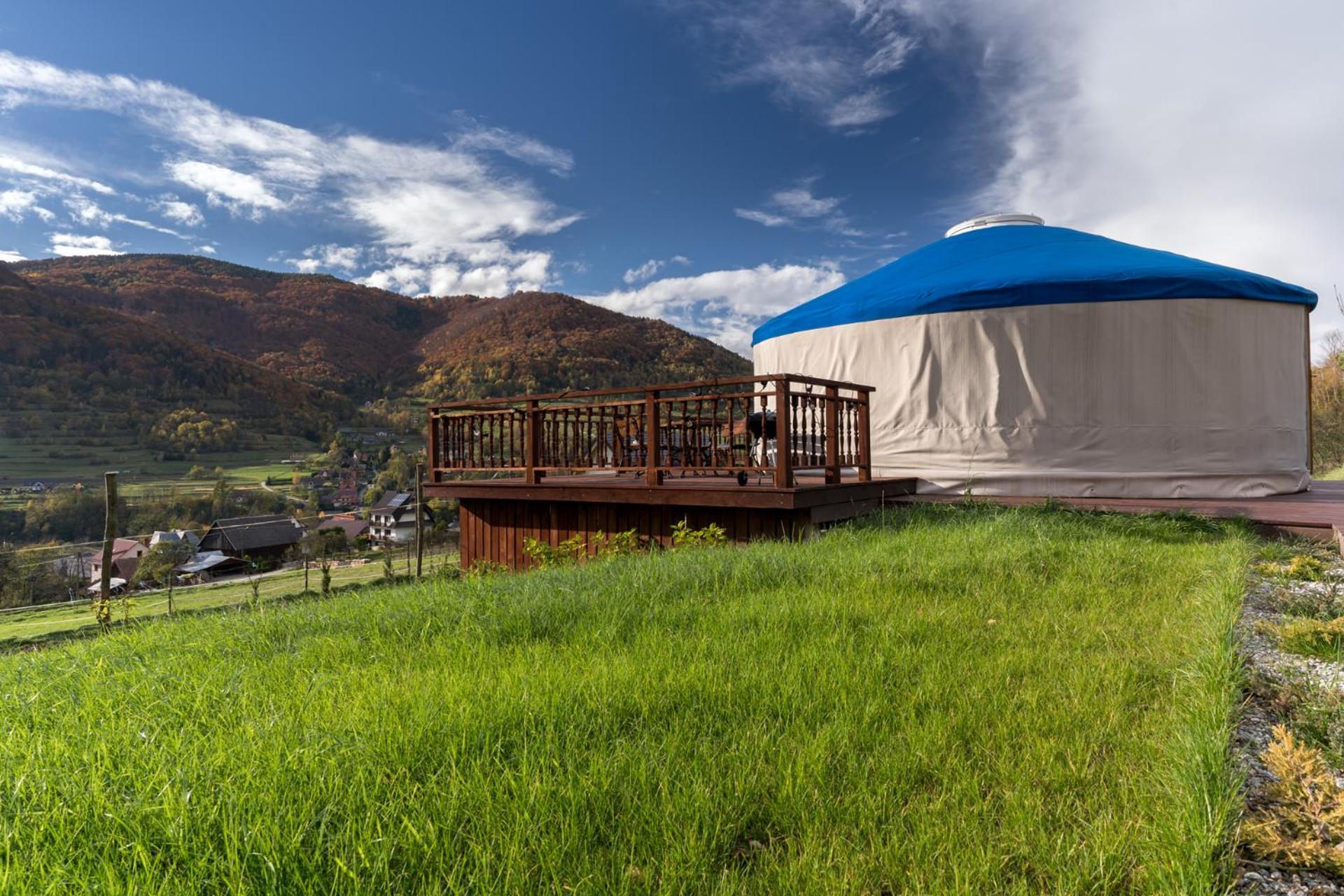 Gorski Glamping - Caloroczne Jurty Z Widokiem Tylmanowa Exterior photo