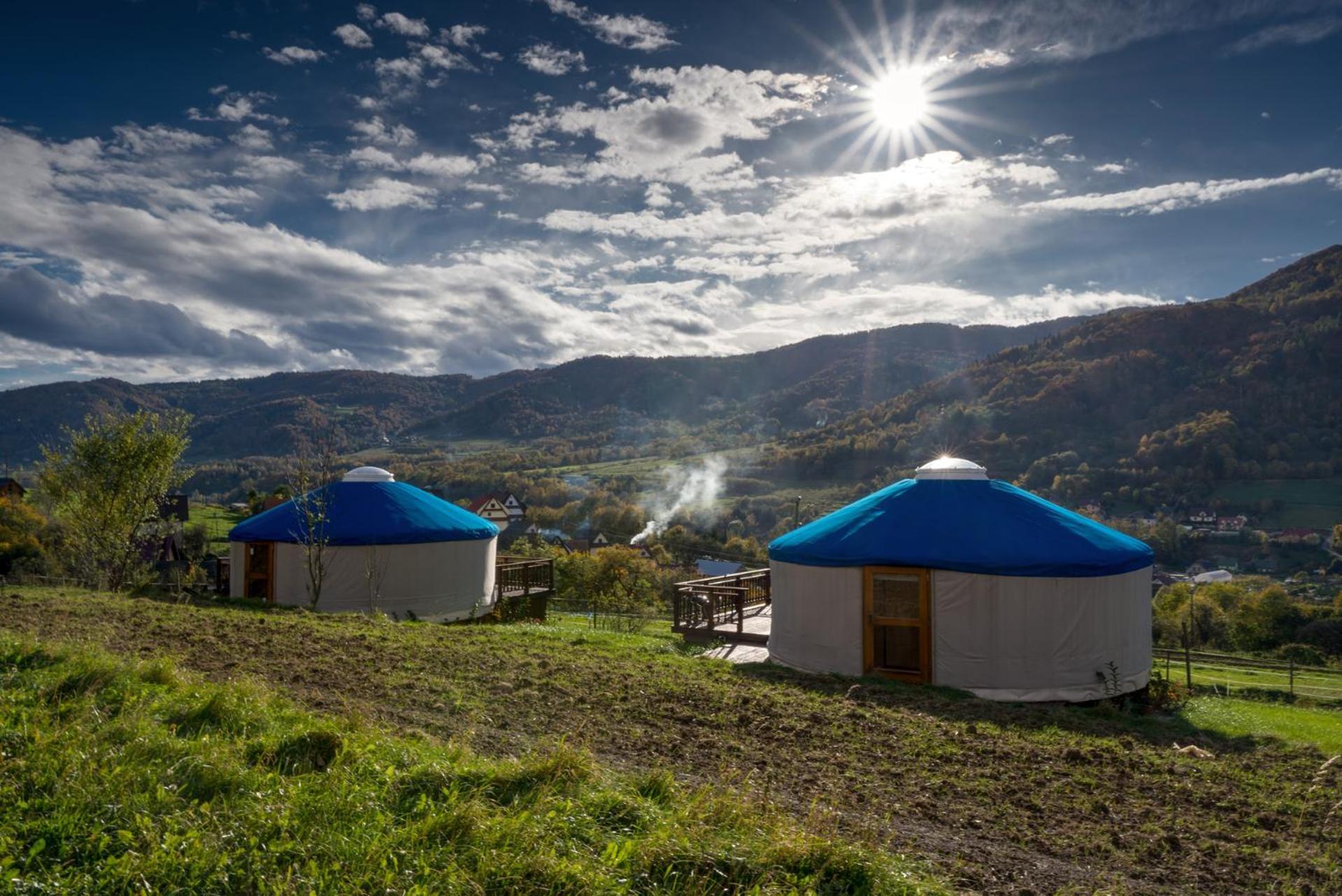 Gorski Glamping - Caloroczne Jurty Z Widokiem Tylmanowa Exterior photo