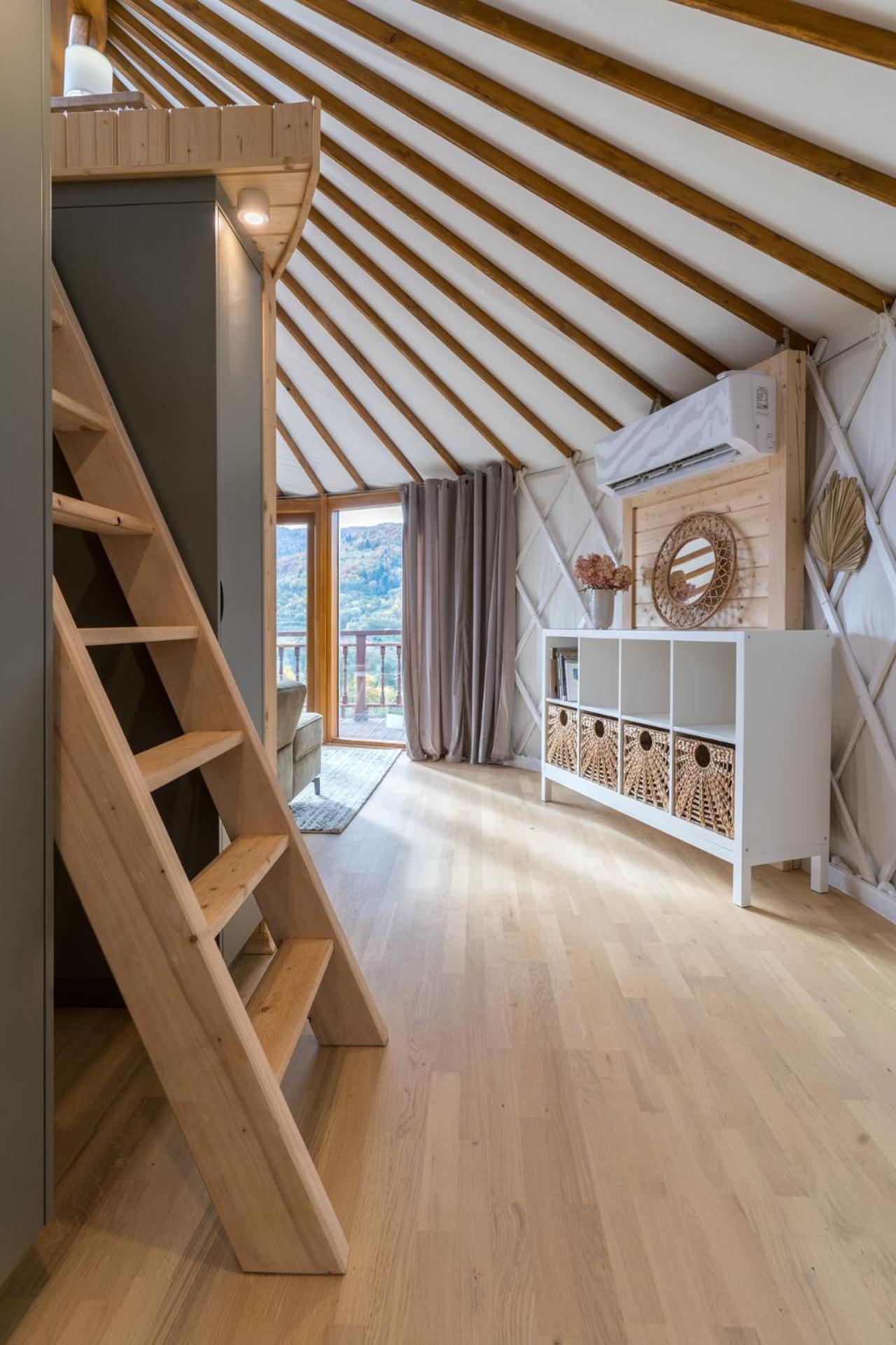 Gorski Glamping - Caloroczne Jurty Z Widokiem Tylmanowa Exterior photo