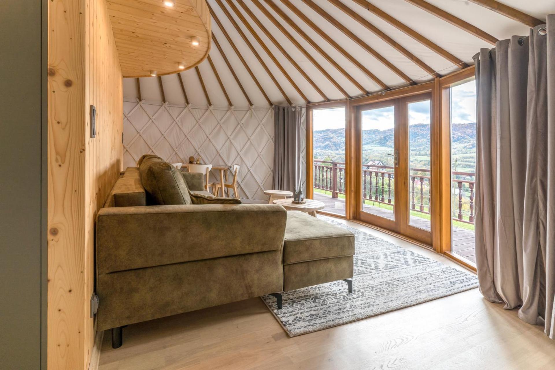 Gorski Glamping - Caloroczne Jurty Z Widokiem Tylmanowa Exterior photo